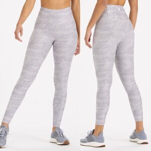 Vuori Women's Clean Elevation Legging, Gray‎ Camo